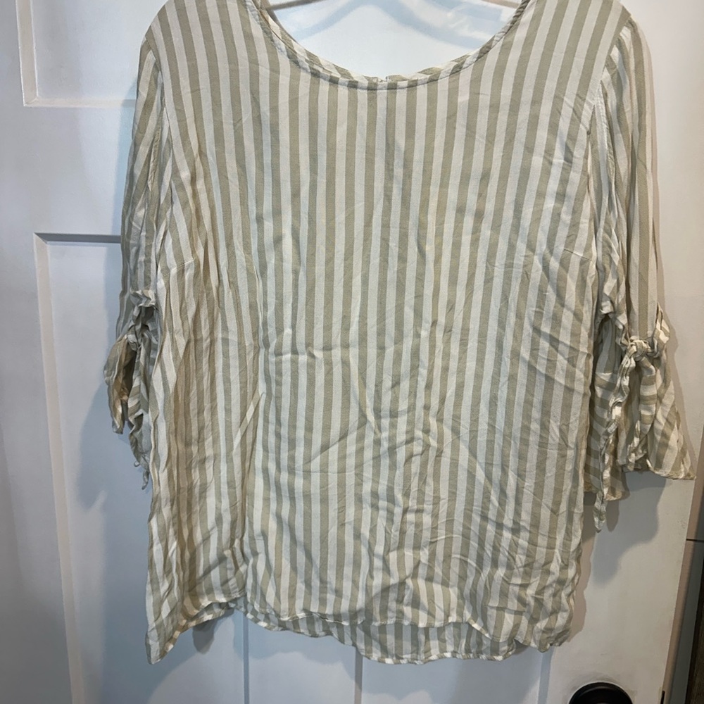 LC Lauren Conrad Cream 3/4 Sleeve Blouse with Tie Front